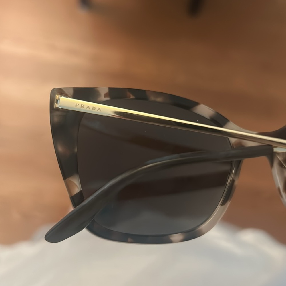 prada sunglasses - Picture 4 of 4
